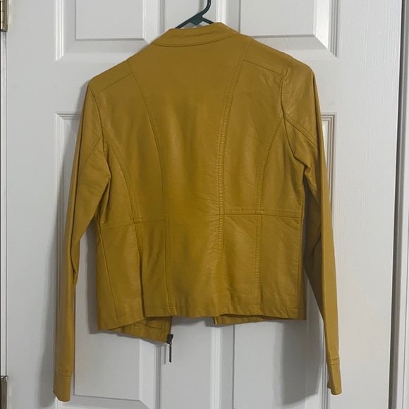 Mustard yellow leather jacket - Picture 2 of 3